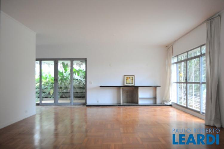 listing-img