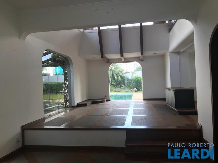 listing-img