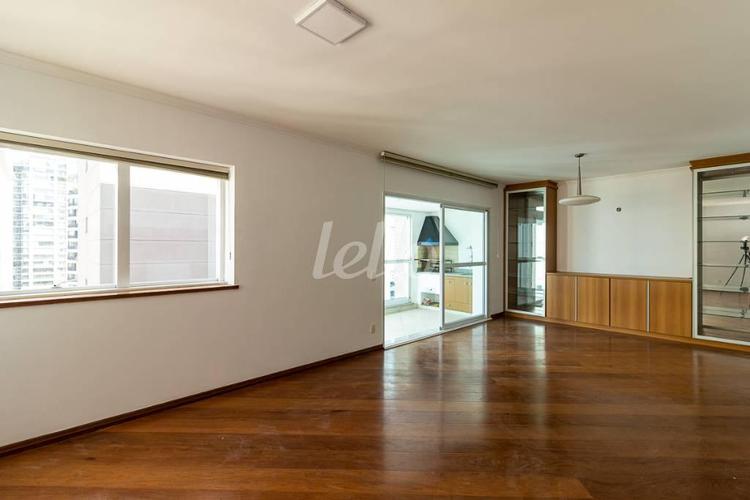 listing-img