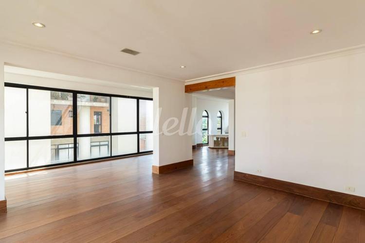 listing-img