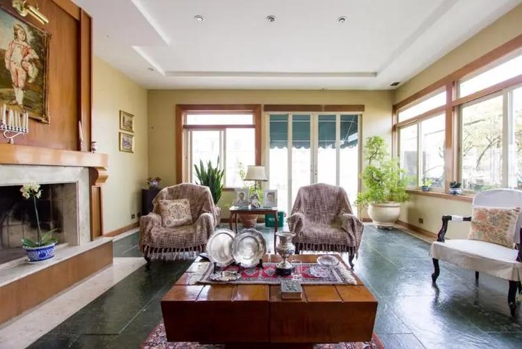 listing-img