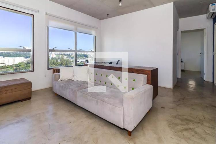listing-img
