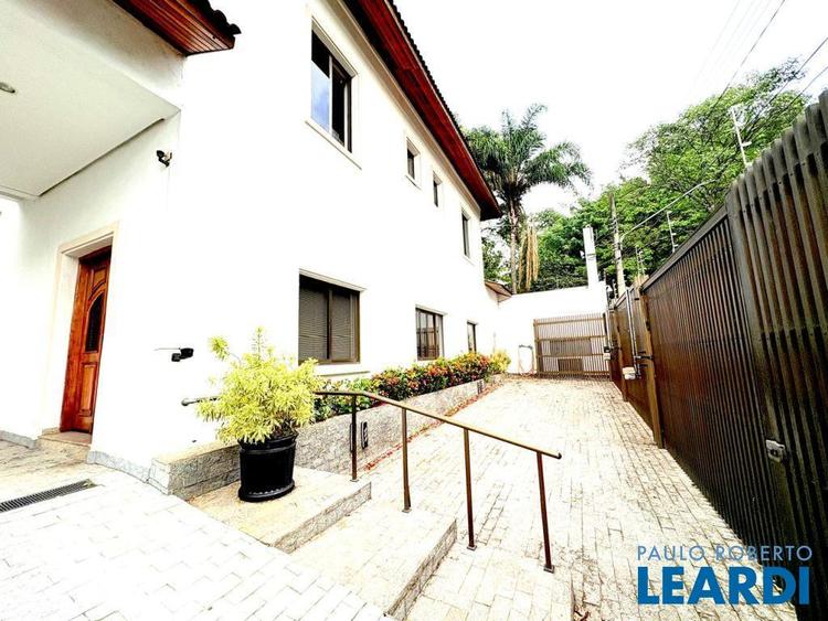 listing-img