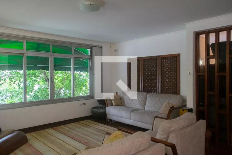 listing-img