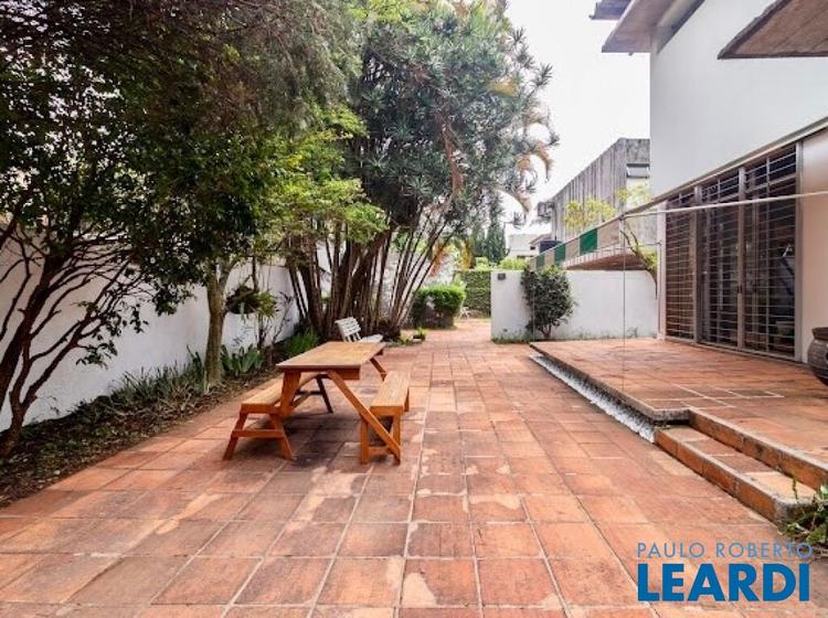 listing-img