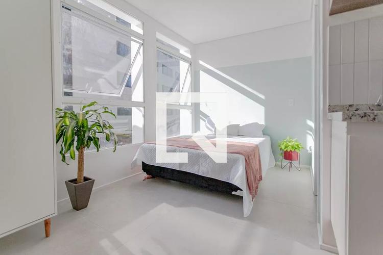 listing-img