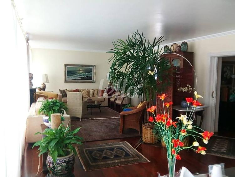 listing-img