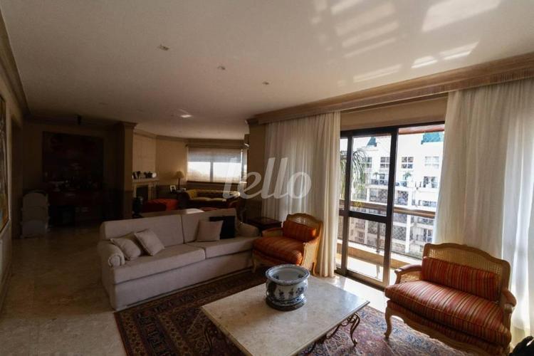 listing-img